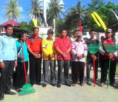 Camat Faisal,S.Stp Canangkan Kamis Bersih dan Remaja Peduli Lingkungan.