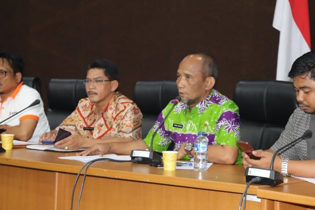 Sekda Tengku Mukhlis Video Conference Bersama Pemprov Riau Laporkan Hasil Pemilu Tahun 2019