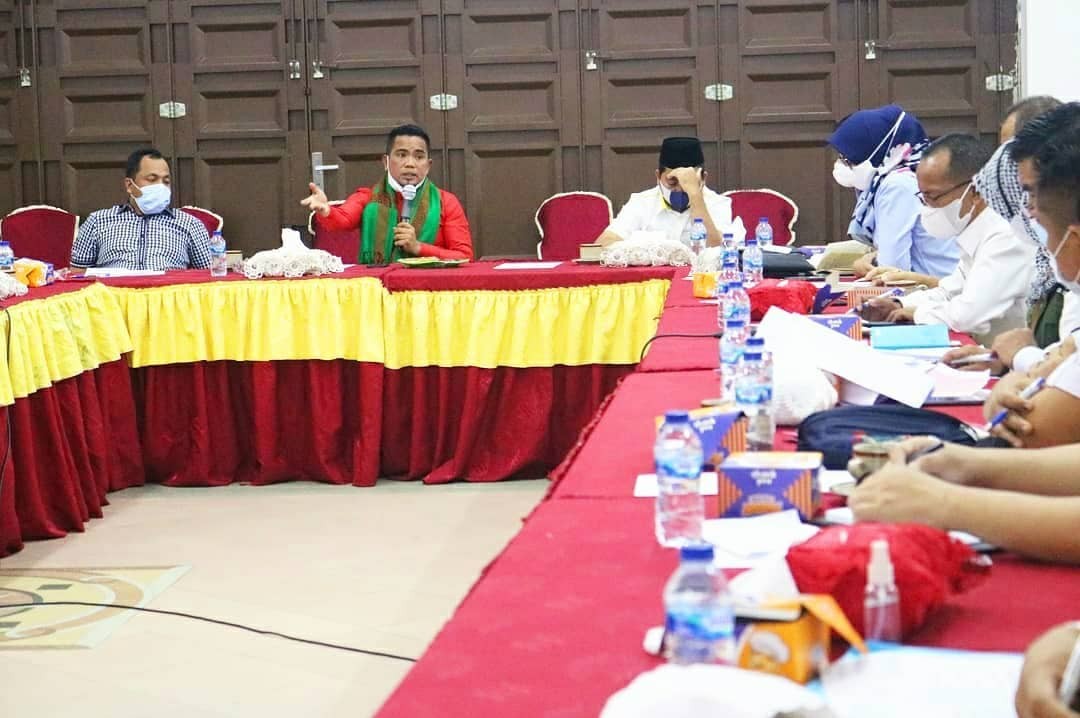 Bupati Pelalawan Gelar Rapat Guna Tindaklanjut Arahan Presiden RI Joko Woidodo dalam Kunker Ke-Riau