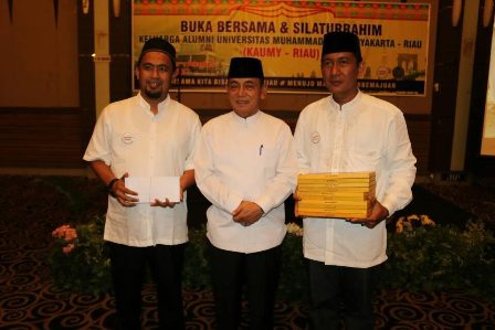 Bupati Harris Hadiri Buka Bersama Keluarga Alumni Universitas Muhammadiyah Yogya-Riau