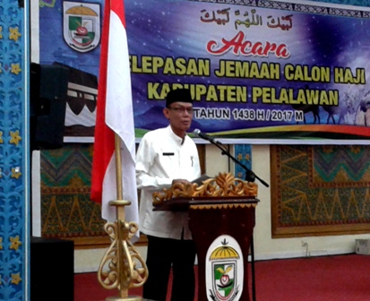 Jemaah Calon Haji Pelalawan Dilepas Oleh Wabup H.Zardewan.