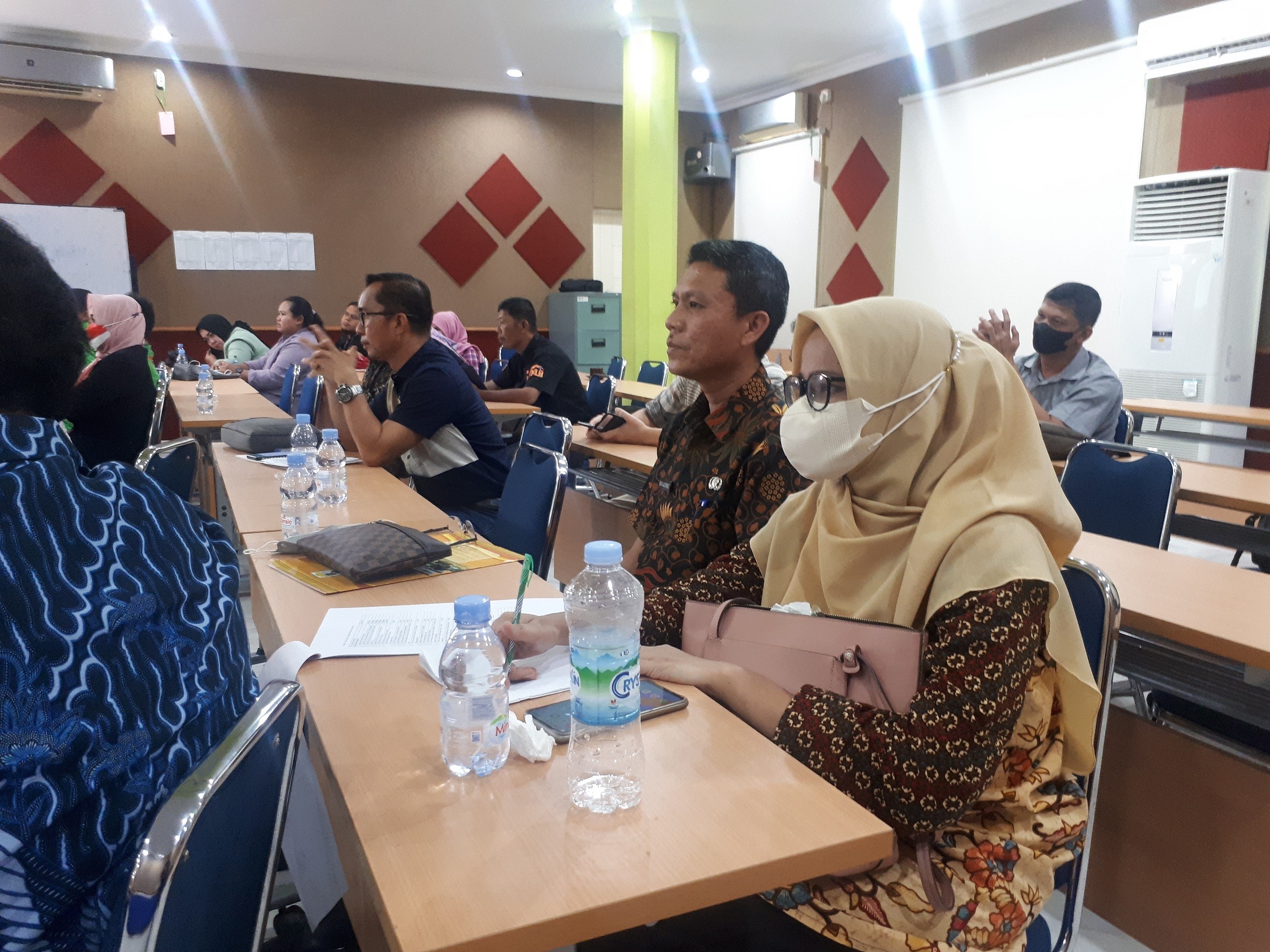 Kadis Kominfo Hadiri Seminar Hasil Studi Komite Gender Di Industri Kelapa Sawit 